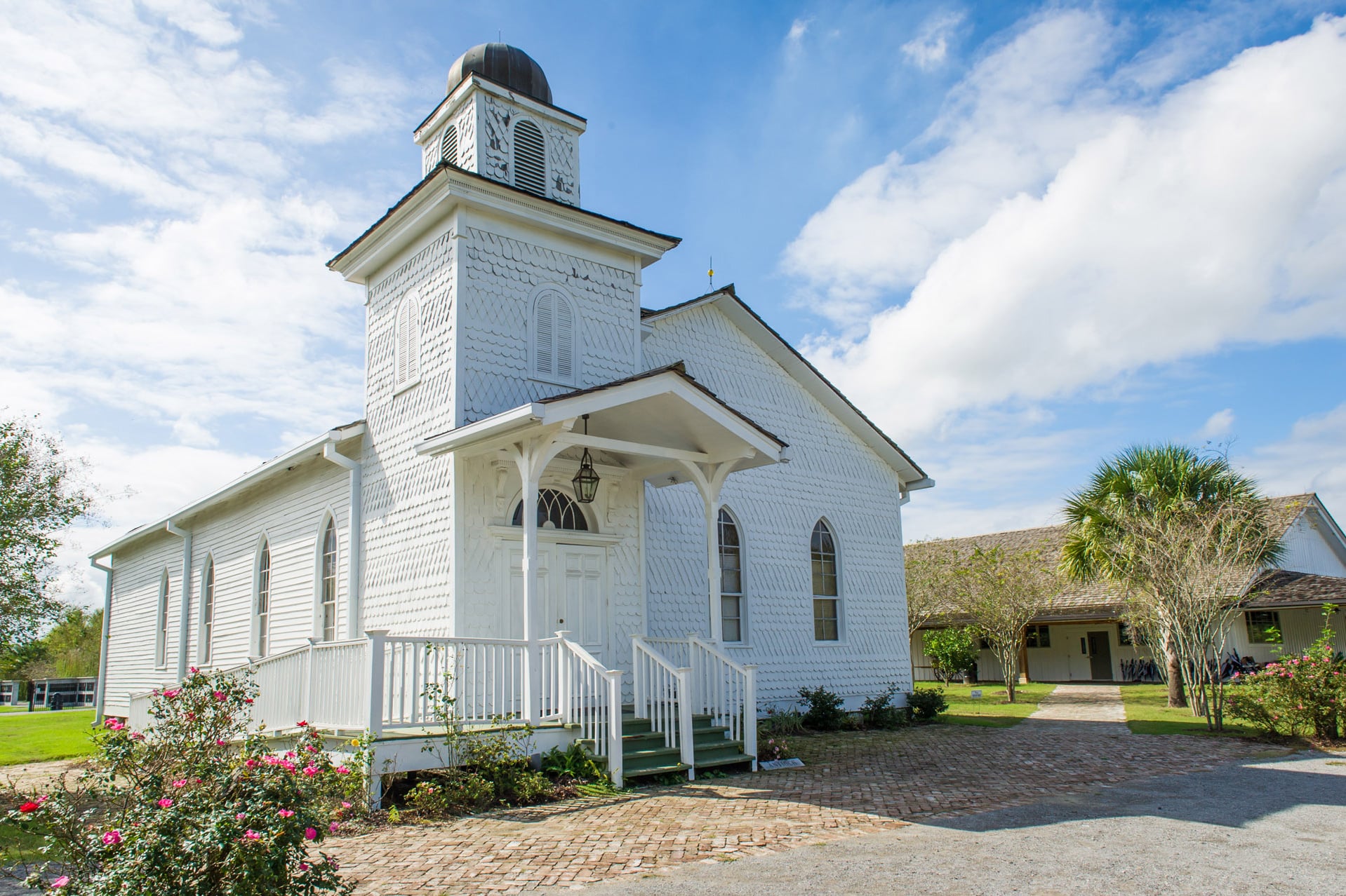 visit slave plantation